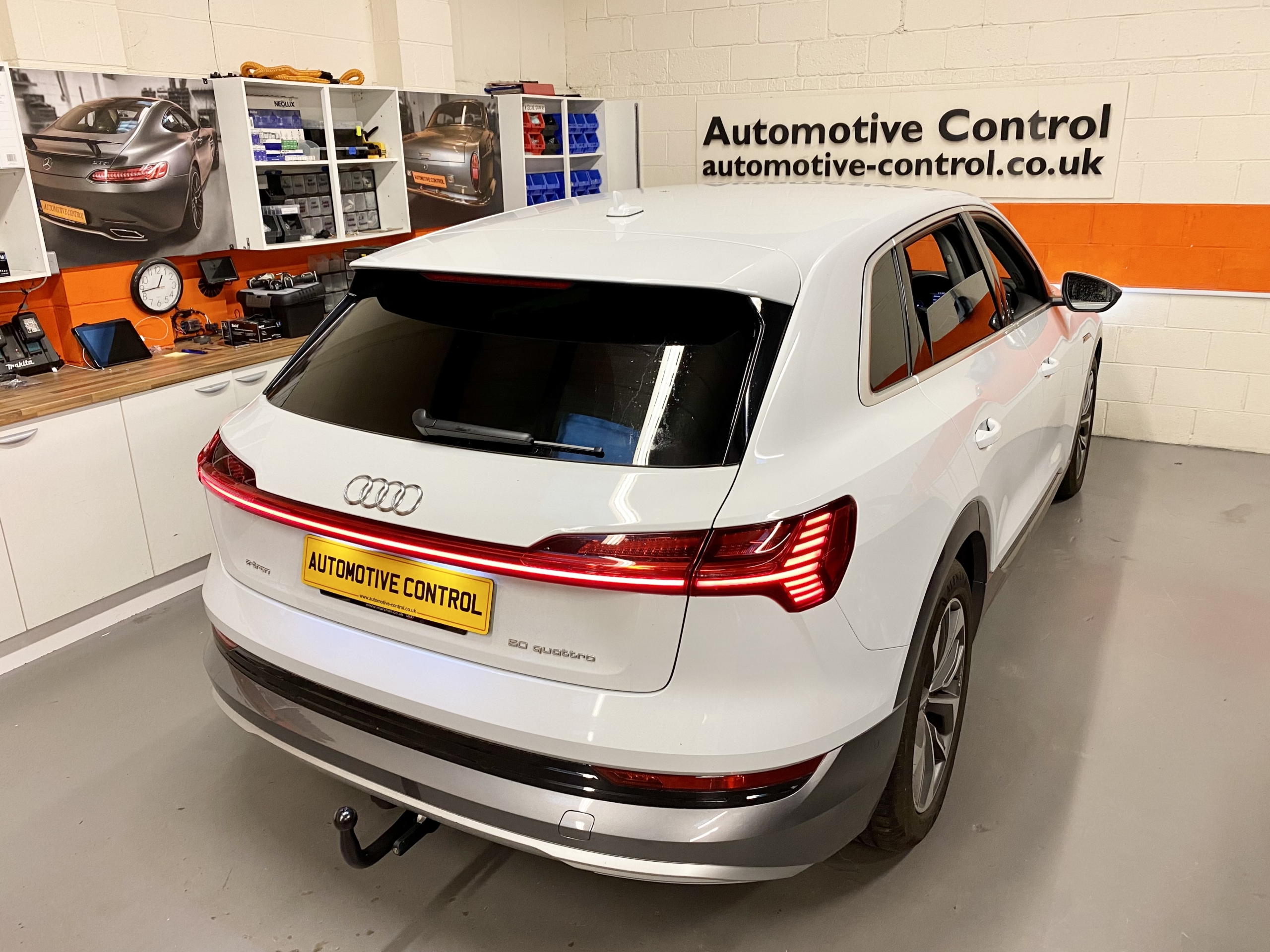 Audi e shop tron tow bar